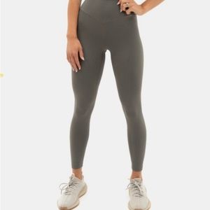 Vitality leggings new condition size small, shadow color